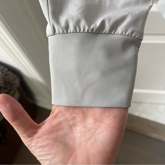 Athleta Sutton Jogger Cargo Pants Silver Gray Travel Minimalist Size 0 - Picture 3 of 10